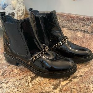 Ladies Bugatti ankle boots